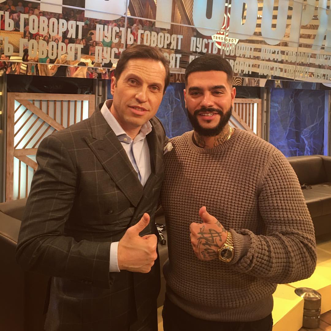 Александр Ревва - Камеди Клаб: биография, фото, жена, инстаграм (Артур ...