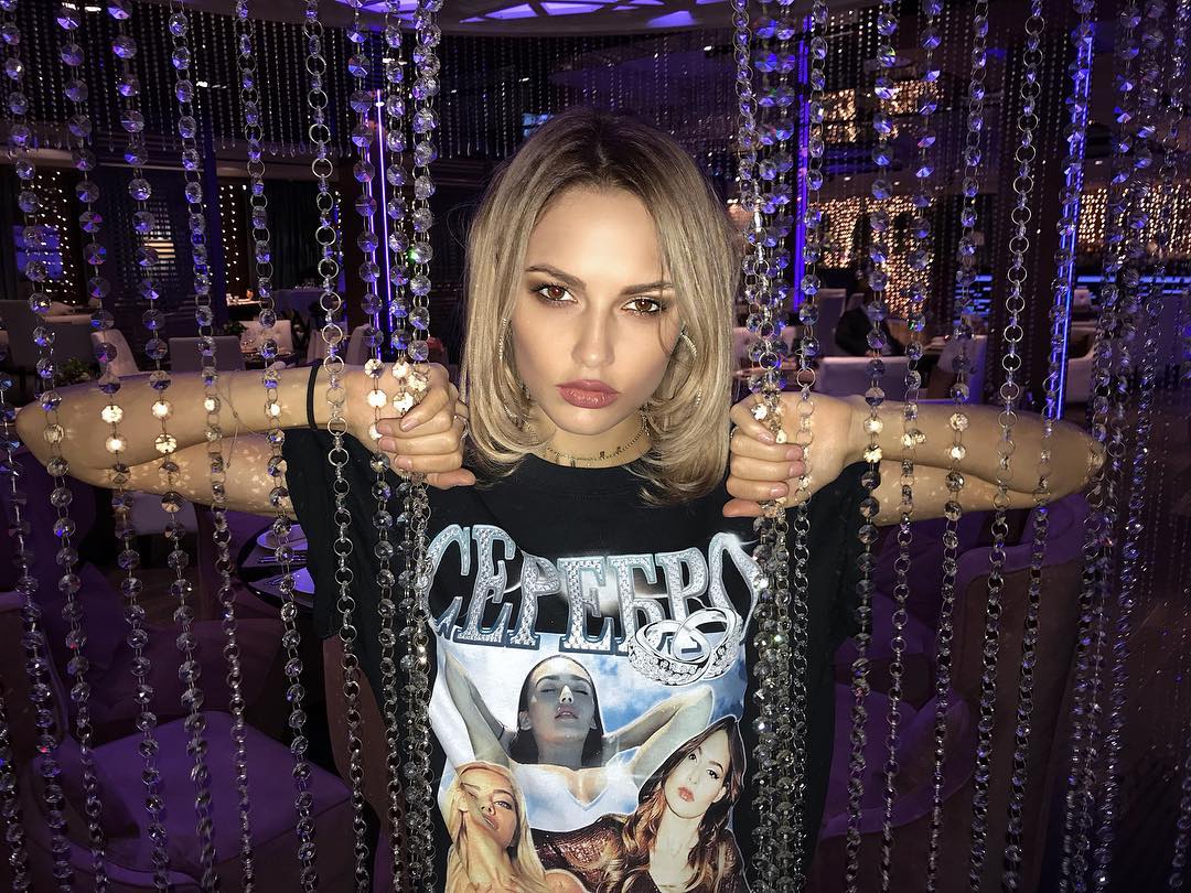 Фаворская минусовки. Серебро кищук серябкина фаворская. Фото полины фаворской. Фаворская минусовки. Фото полины фаворской.