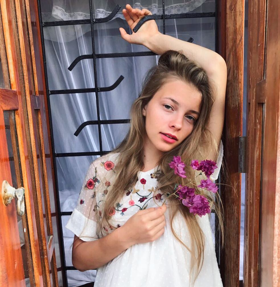 Ксения минаева певица фото