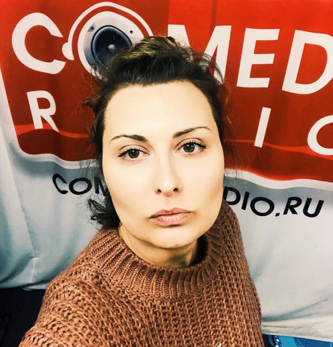 Юлия Денисова Камеди Радио Голая